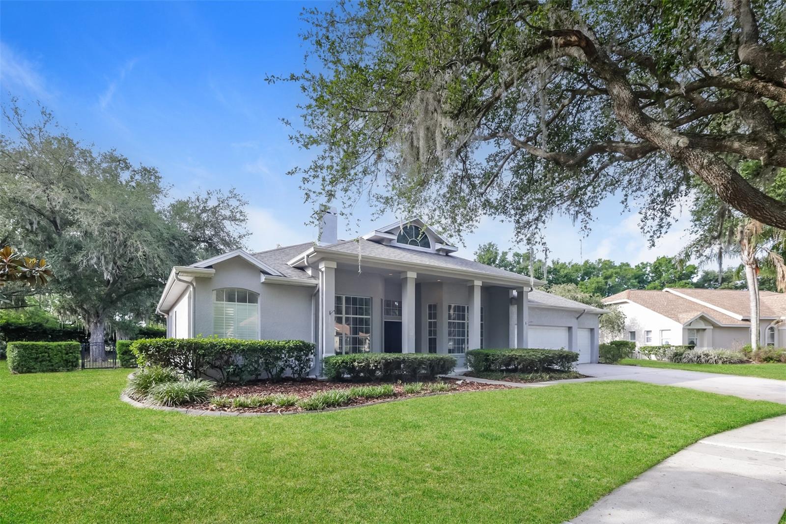 Single Family Residence in VALRICO, FL - Daniel Dourado