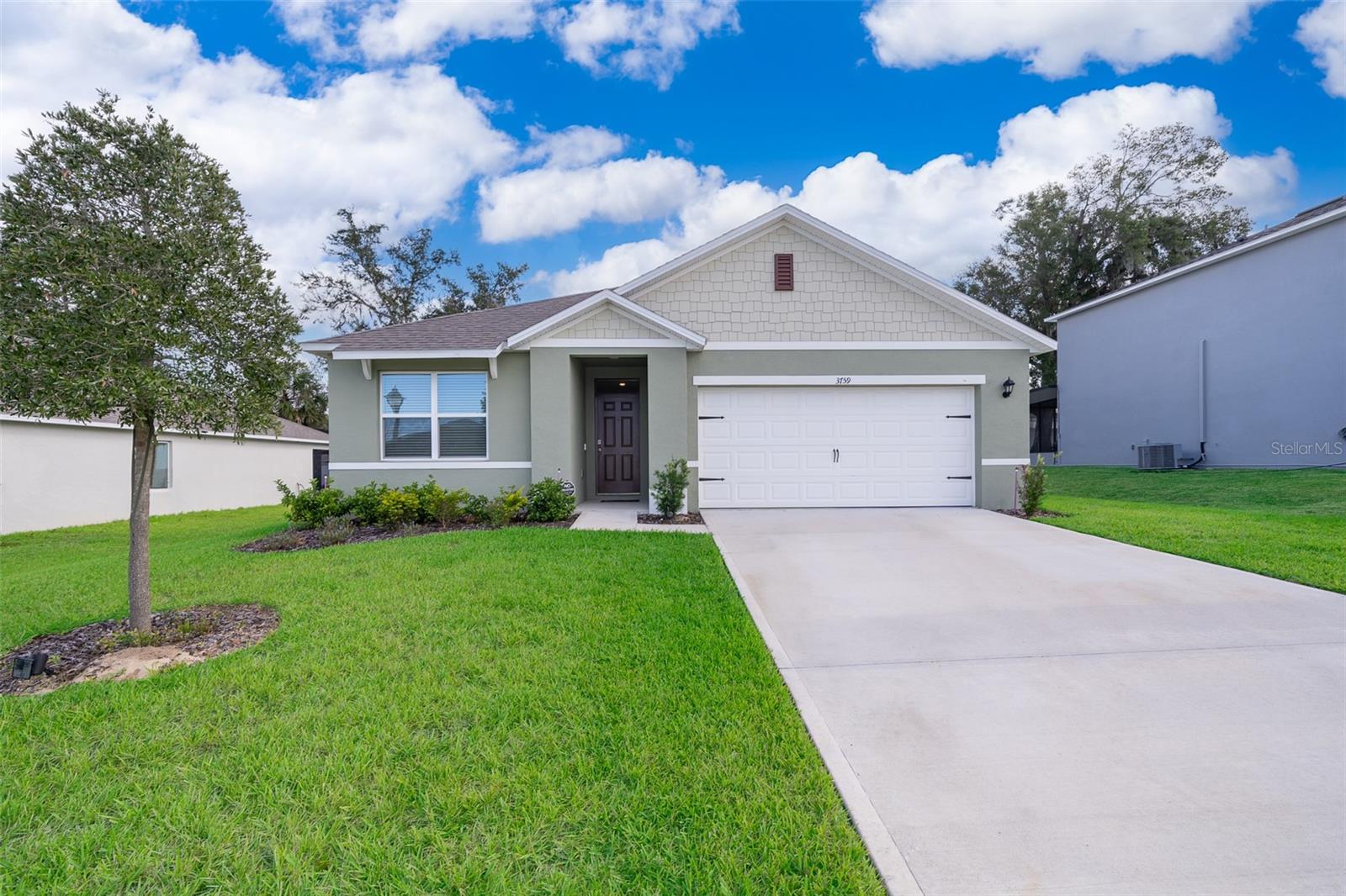 Single Family Residence in APOPKA, FL - Daniel Dourado