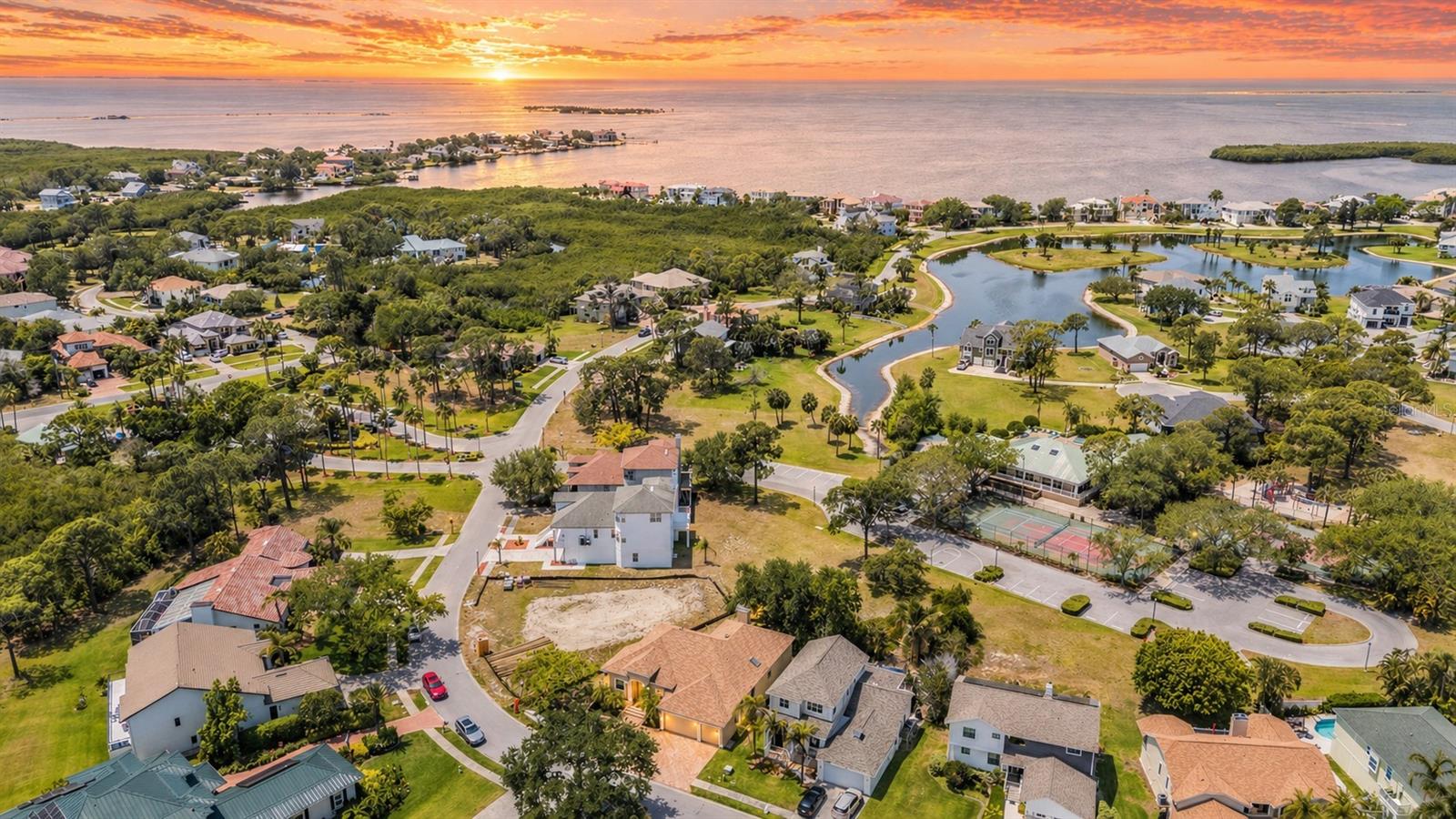Single Family Residence in TARPON SPRINGS, FL - Daniel Dourado