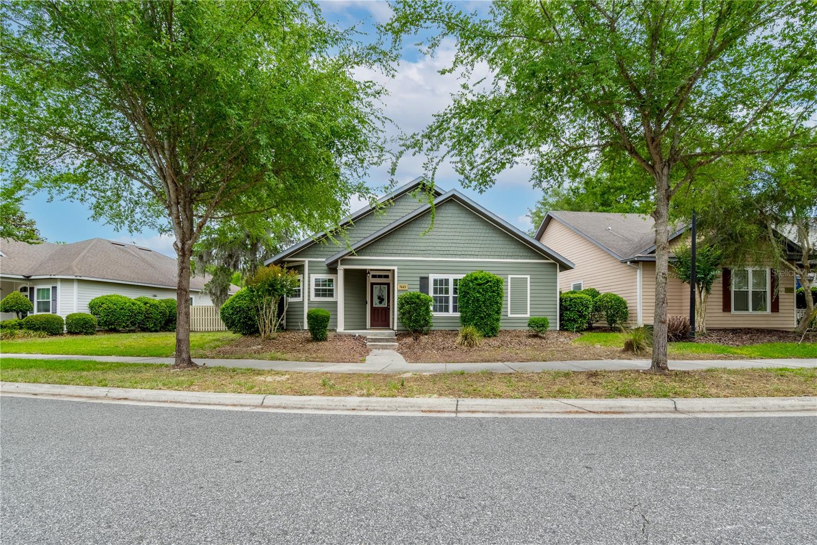 Single Family Residence in GAINESVILLE, FL - Daniel Dourado