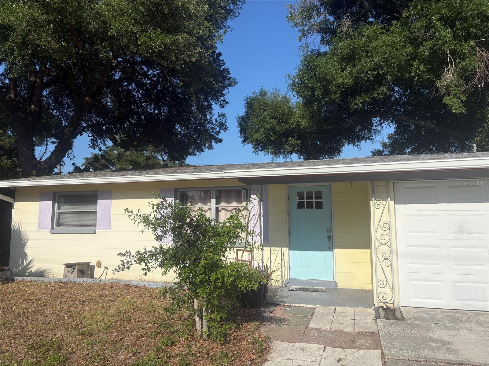 Single Family Residence em PINELLAS PARK, FL - Daniel Dourado