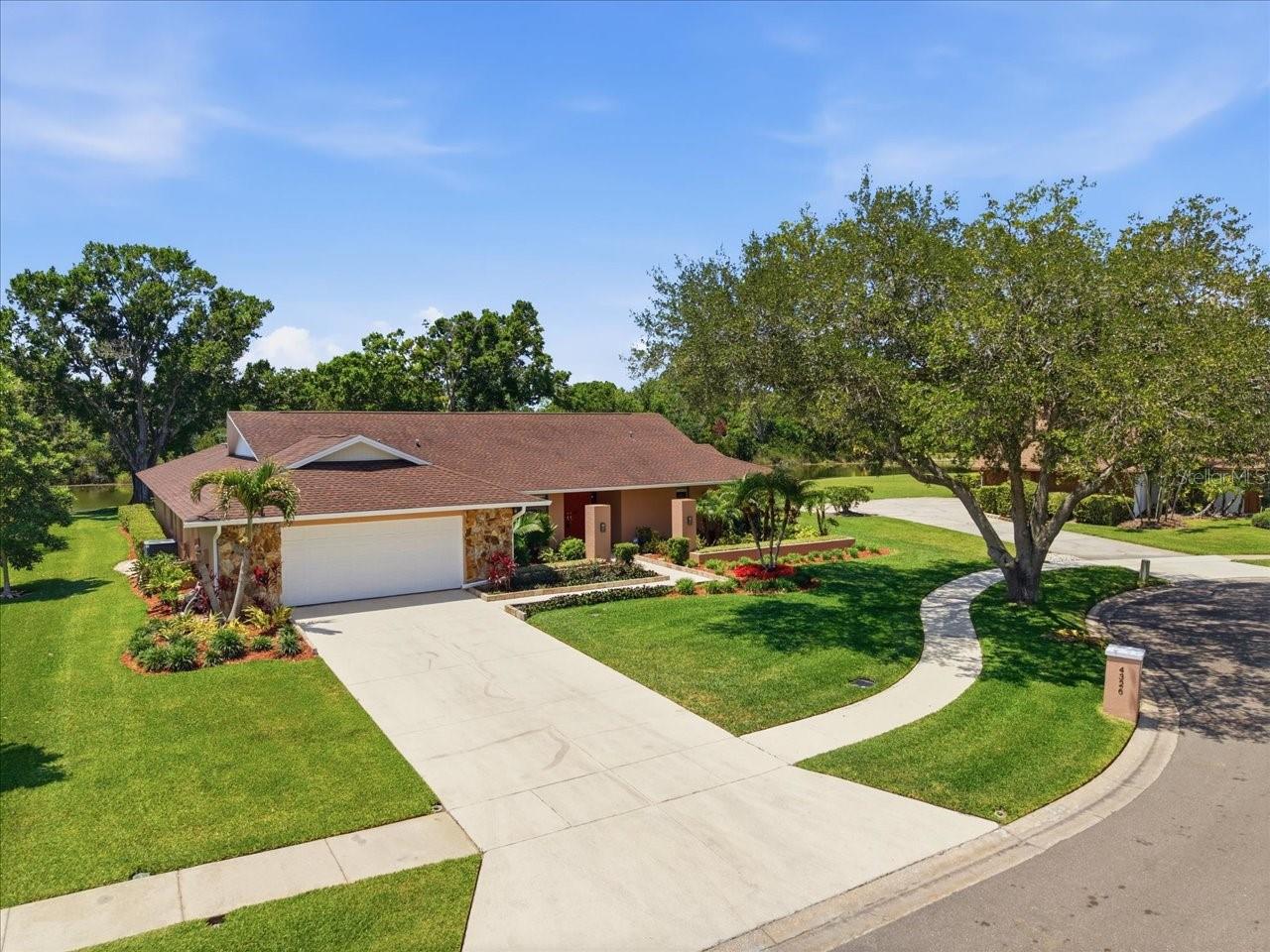 Single Family Residence in TAMPA, FL - Daniel Dourado