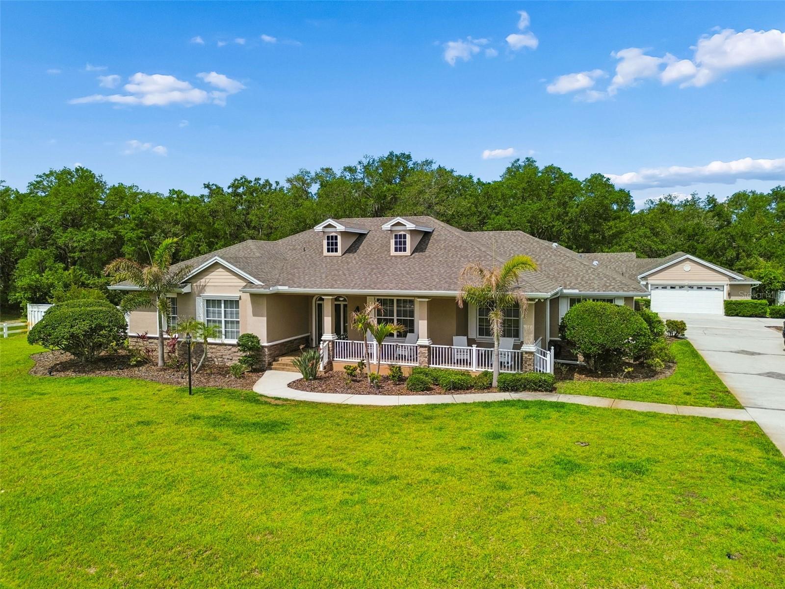 Single Family Residence in NEW PORT RICHEY, FL - Daniel Dourado