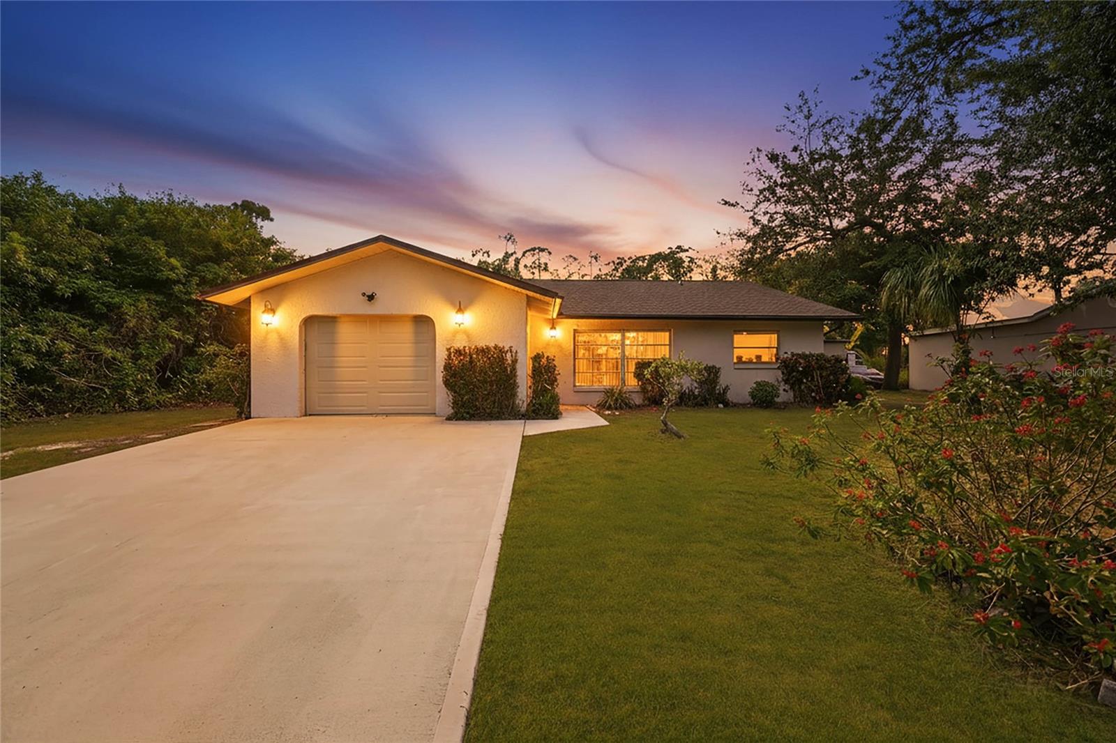 Single Family Residence em PORT CHARLOTTE, FL - Daniel Dourado