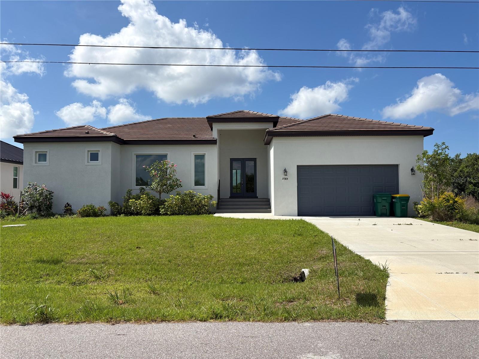 Single Family Residence em PORT CHARLOTTE, FL - Daniel Dourado