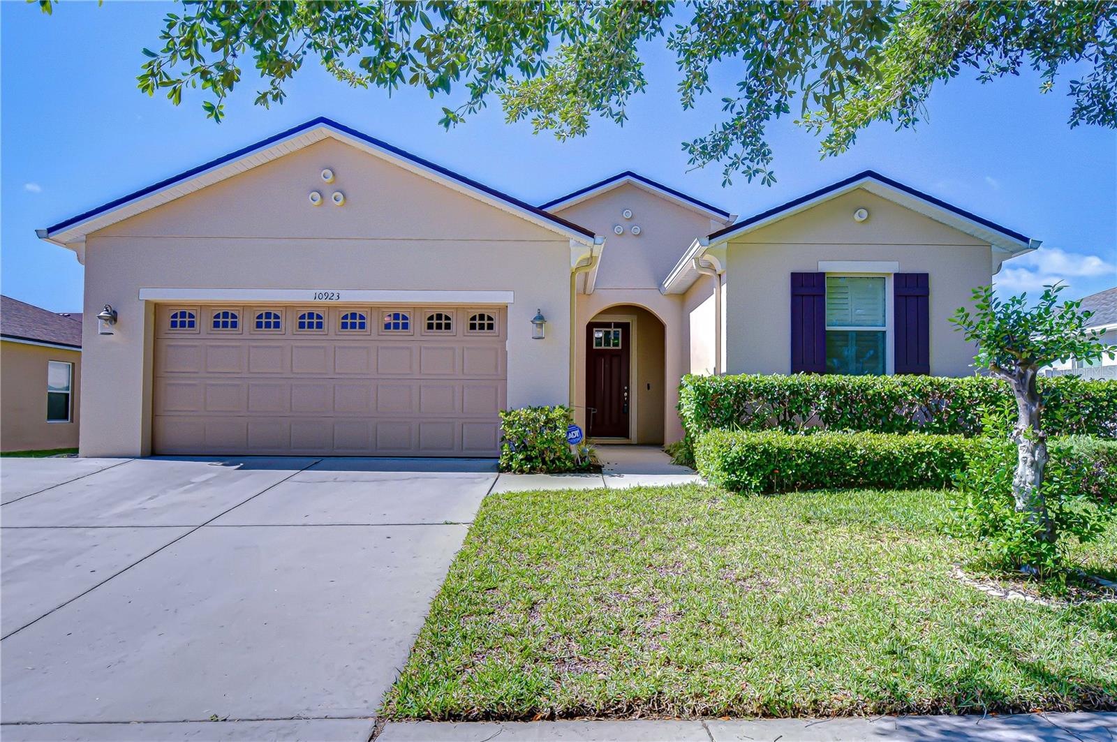 Single Family Residence in RIVERVIEW, FL - Daniel Dourado