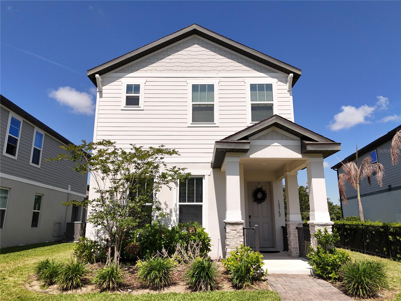 Single Family Residence in WINTER GARDEN, FL - Daniel Dourado