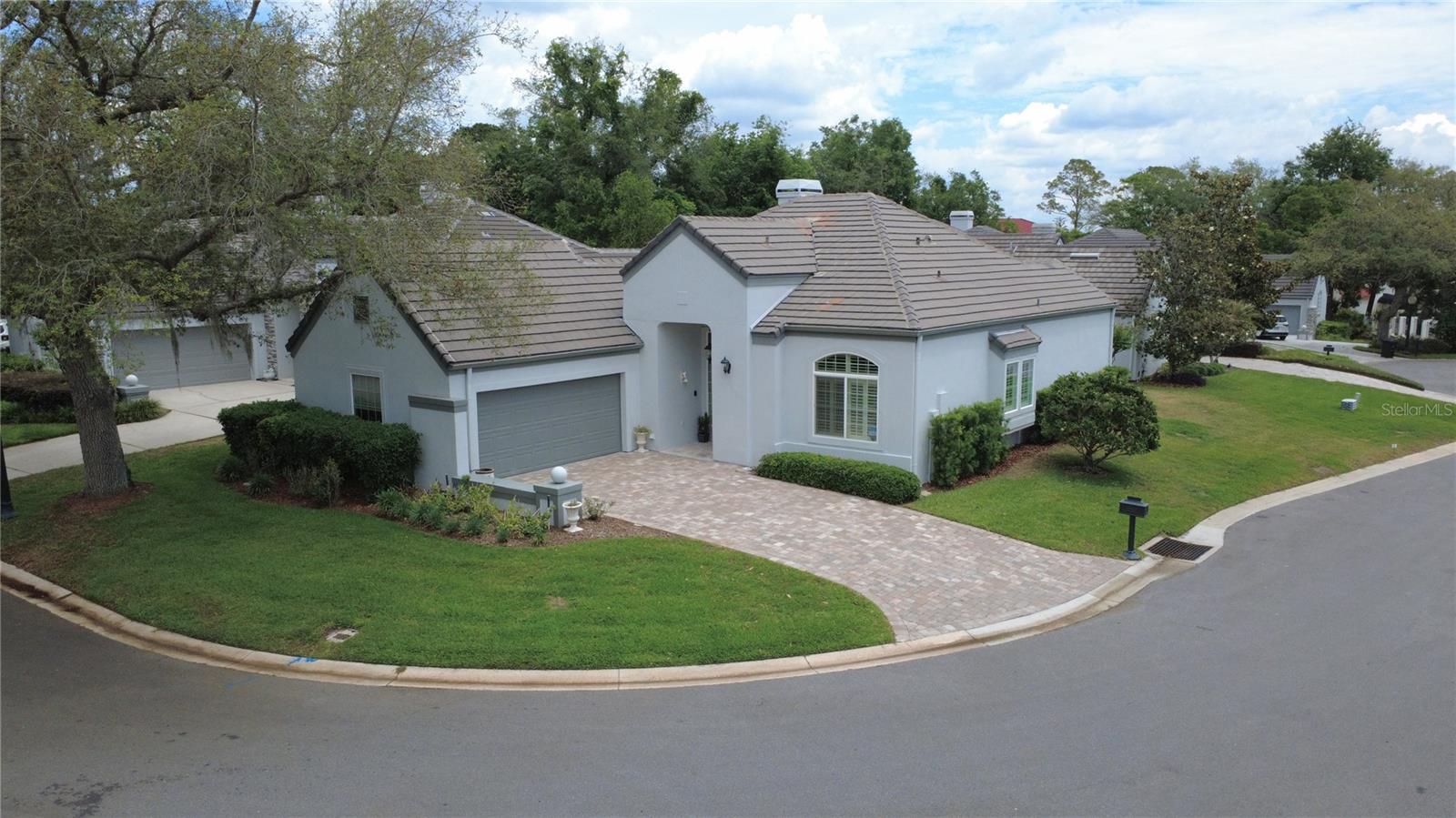 Single Family Residence in LAKE MARY, FL - Daniel Dourado
