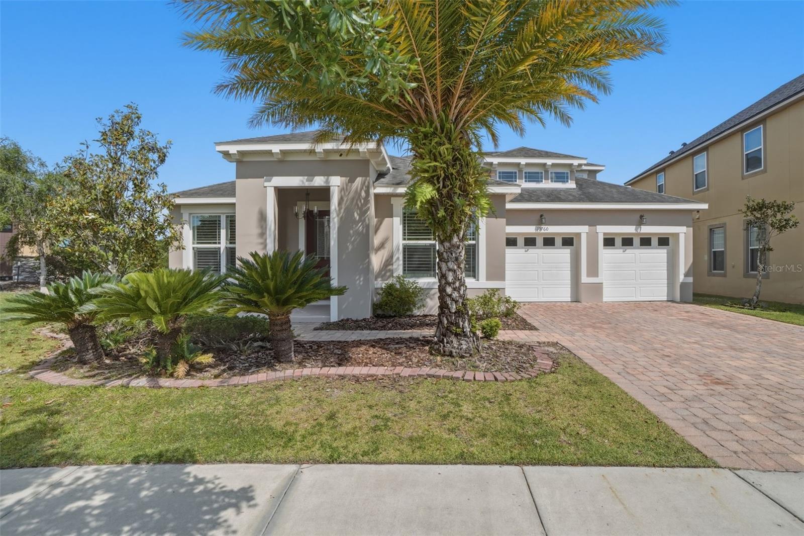 Single Family Residence in ORLANDO, FL - Daniel Dourado