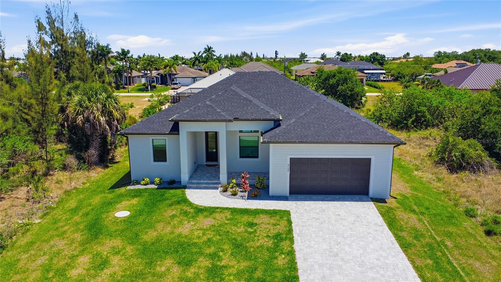 Single Family Residence em PORT CHARLOTTE, FL - Daniel Dourado