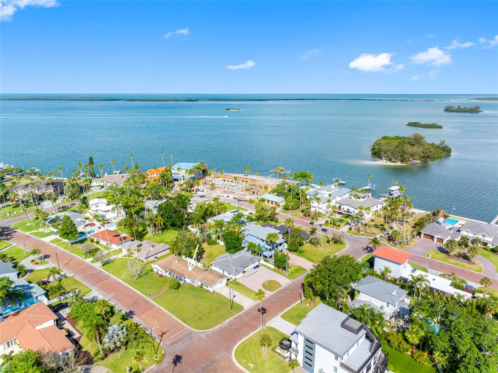 Single Family Residence em DUNEDIN, FL - Daniel Dourado
