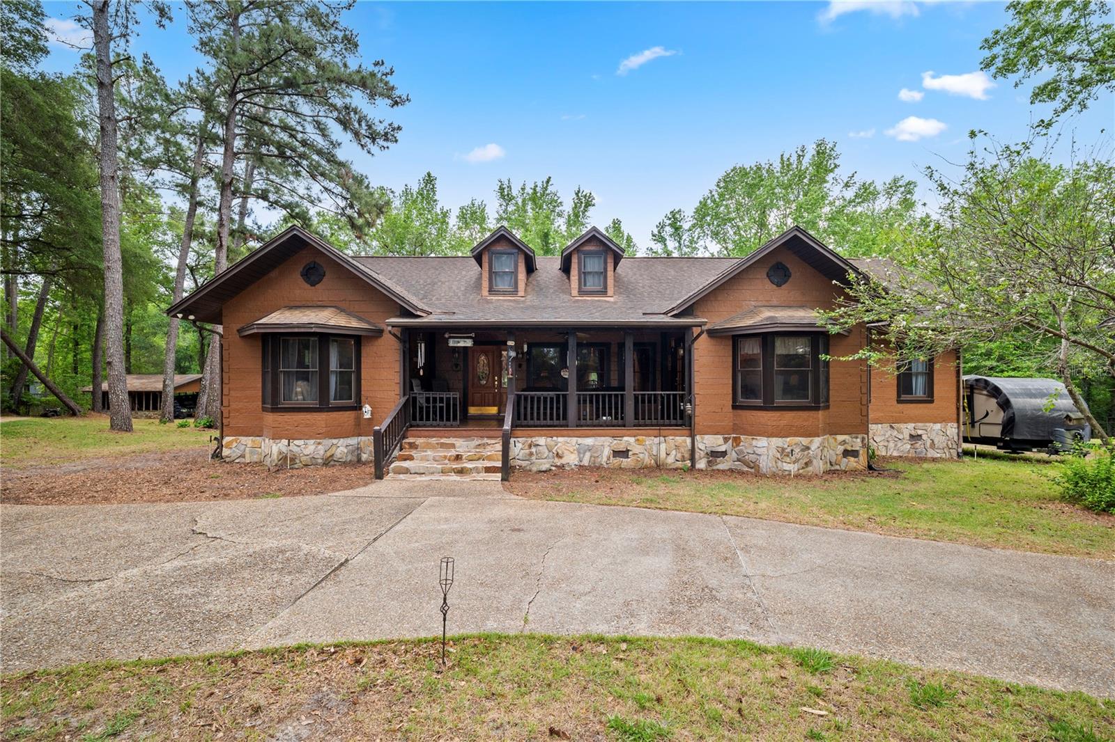 Single Family Residence in GREEN COVE SPRINGS, FL - Daniel Dourado