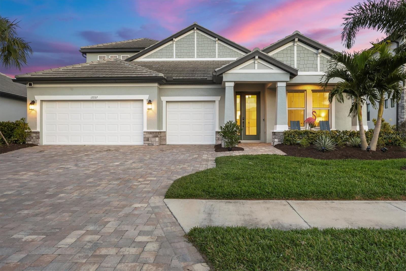 Single Family Residence in BRADENTON, FL - Daniel Dourado