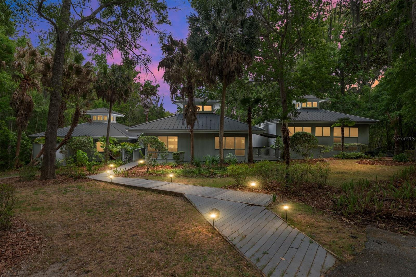 Single Family Residence in GAINESVILLE, FL - Daniel Dourado