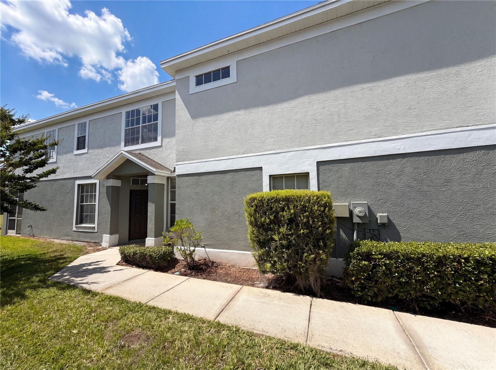 Townhouse in BRANDON, FL - Daniel Dourado