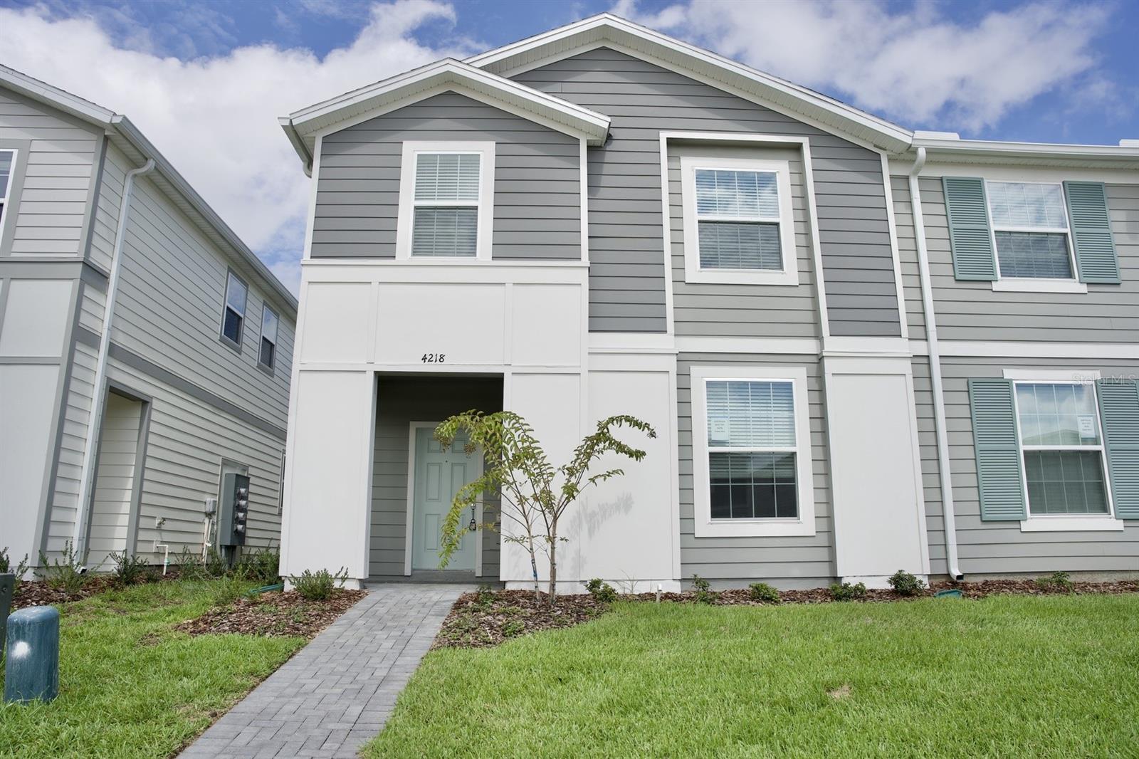 Single Family Residence in DAVENPORT, FL - Daniel Dourado