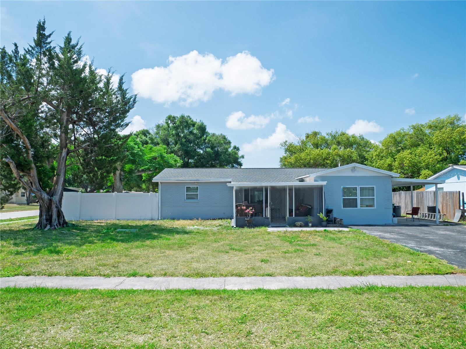 Single Family Residence em CLEARWATER, FL - Daniel Dourado