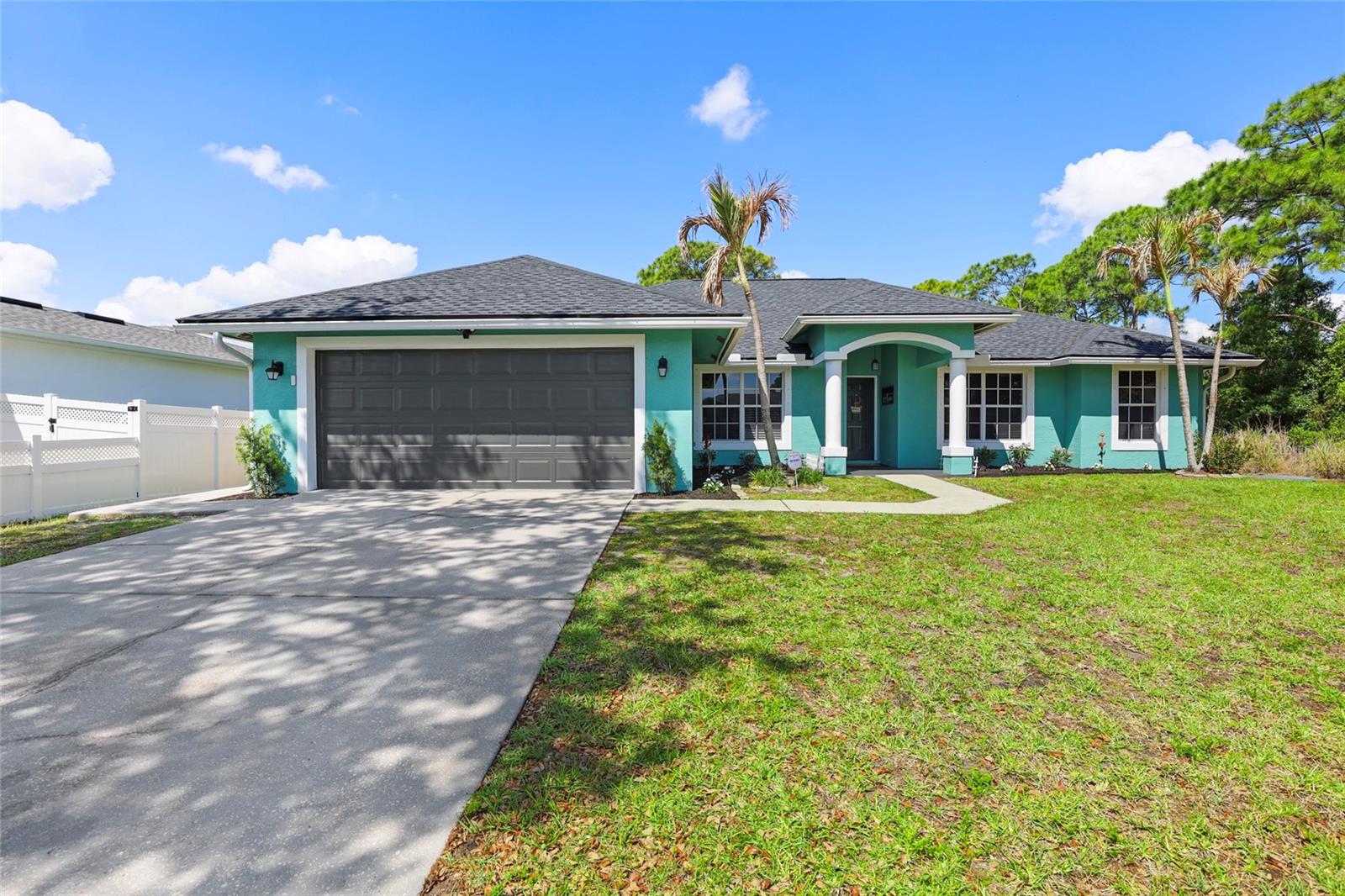 Single Family Residence in PORT ST LUCIE, FL - Daniel Dourado