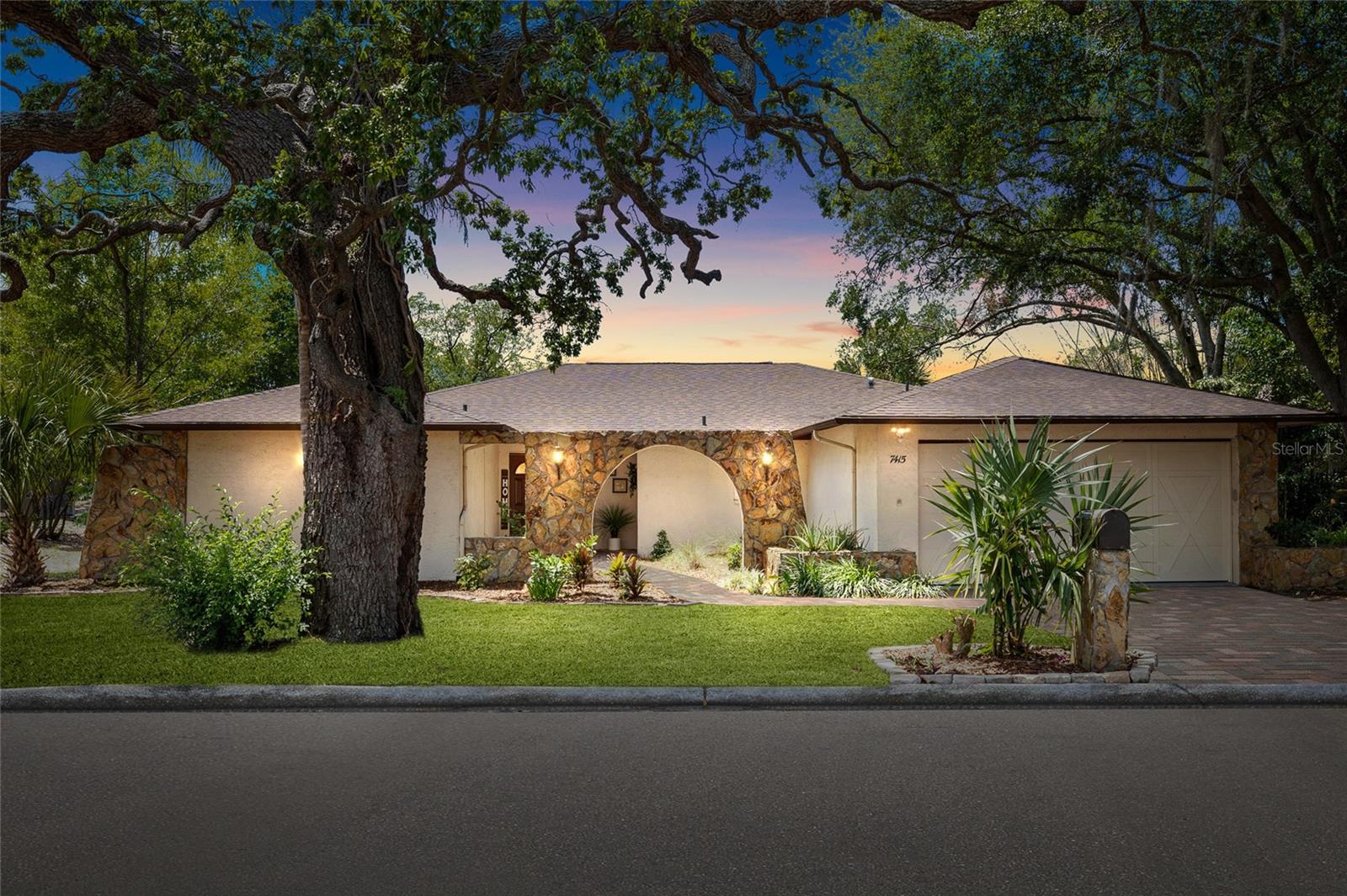 Single Family Residence in PORT RICHEY, FL - Daniel Dourado