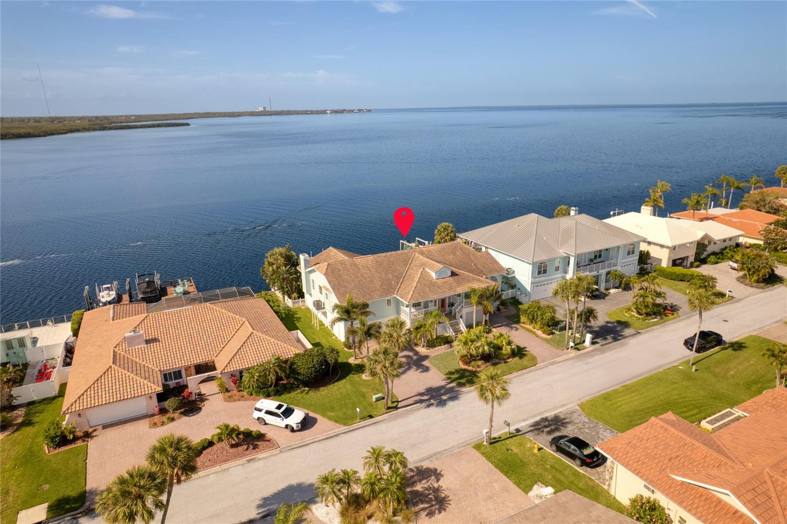 Single Family Residence in NEW PORT RICHEY, FL - Daniel Dourado
