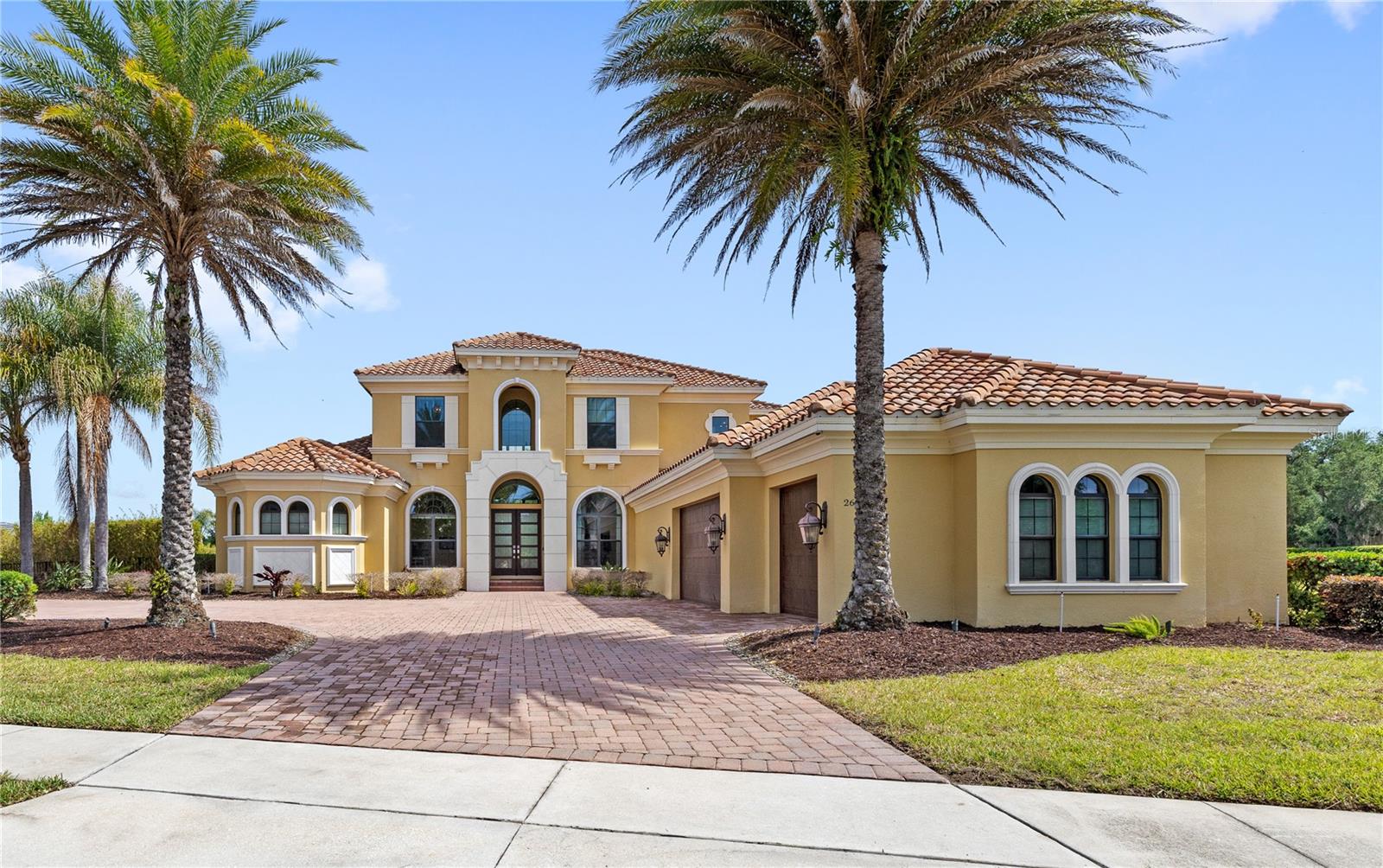 Single Family Residence in SORRENTO, FL - Daniel Dourado