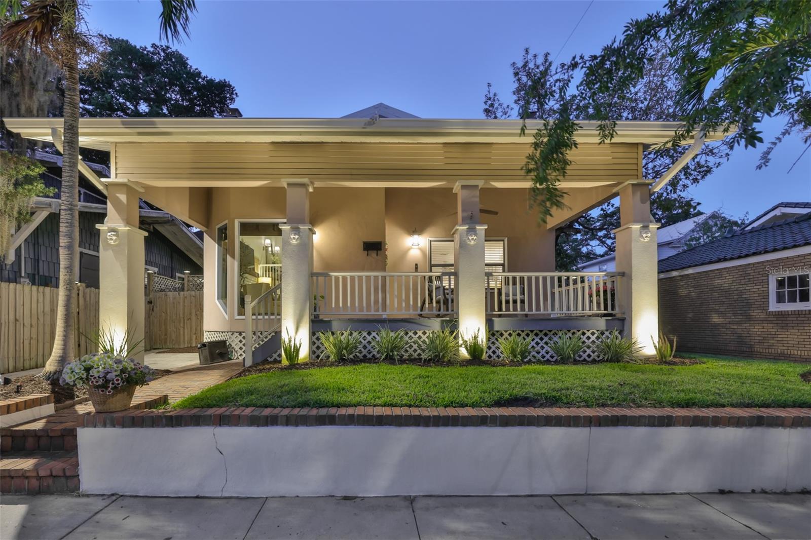 Single Family Residence in TAMPA, FL - Daniel Dourado