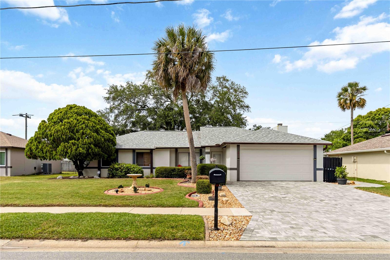 Single Family Residence em MERRITT ISLAND, FL - Daniel Dourado