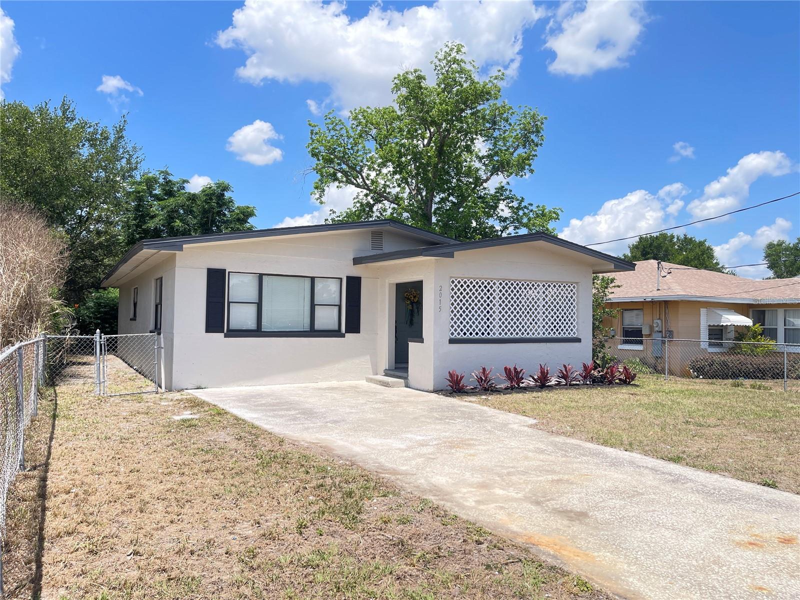 Single Family Residence in WINTER HAVEN, FL - Daniel Dourado