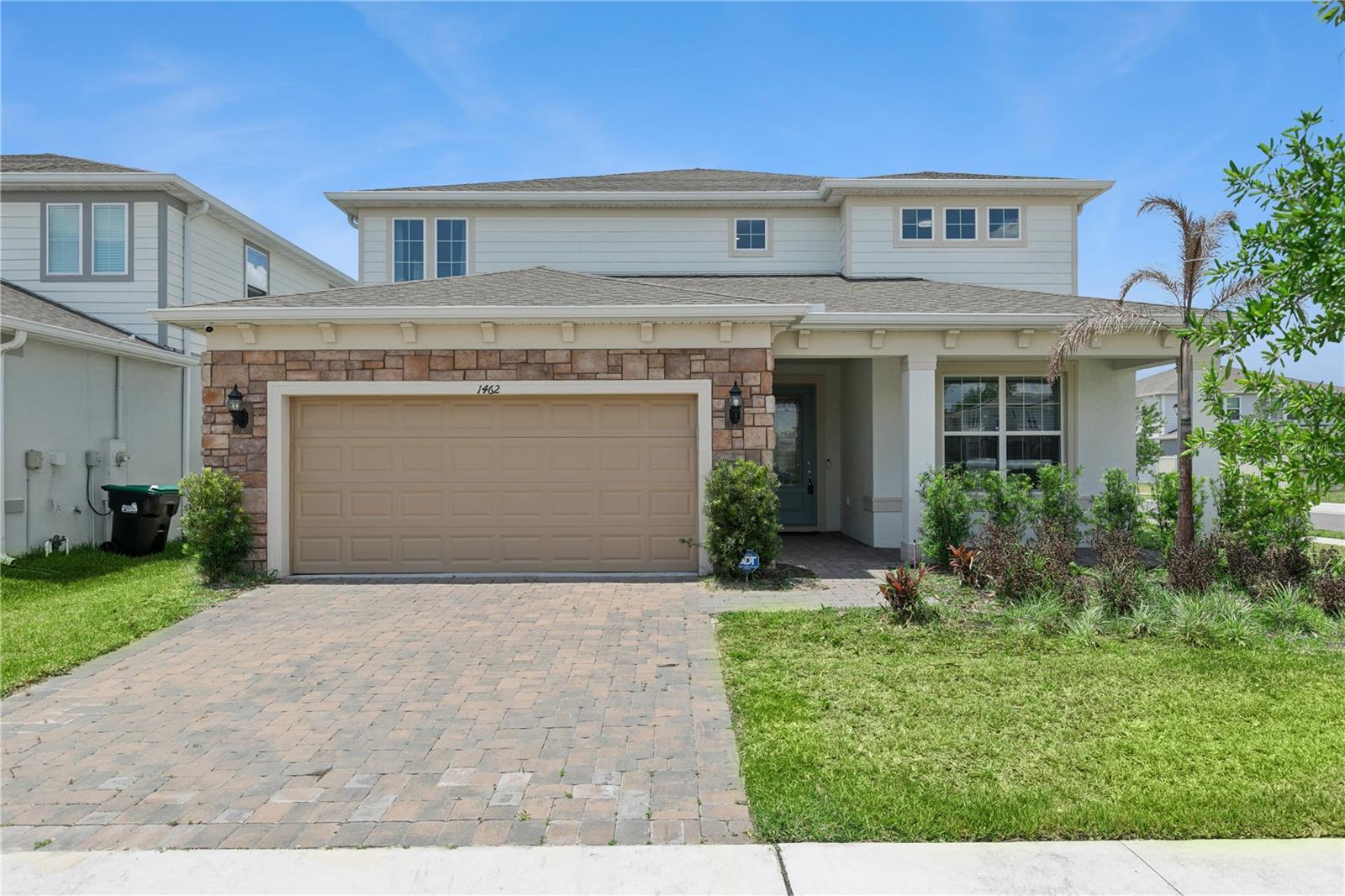 Single Family Residence in ORLANDO, FL - Daniel Dourado