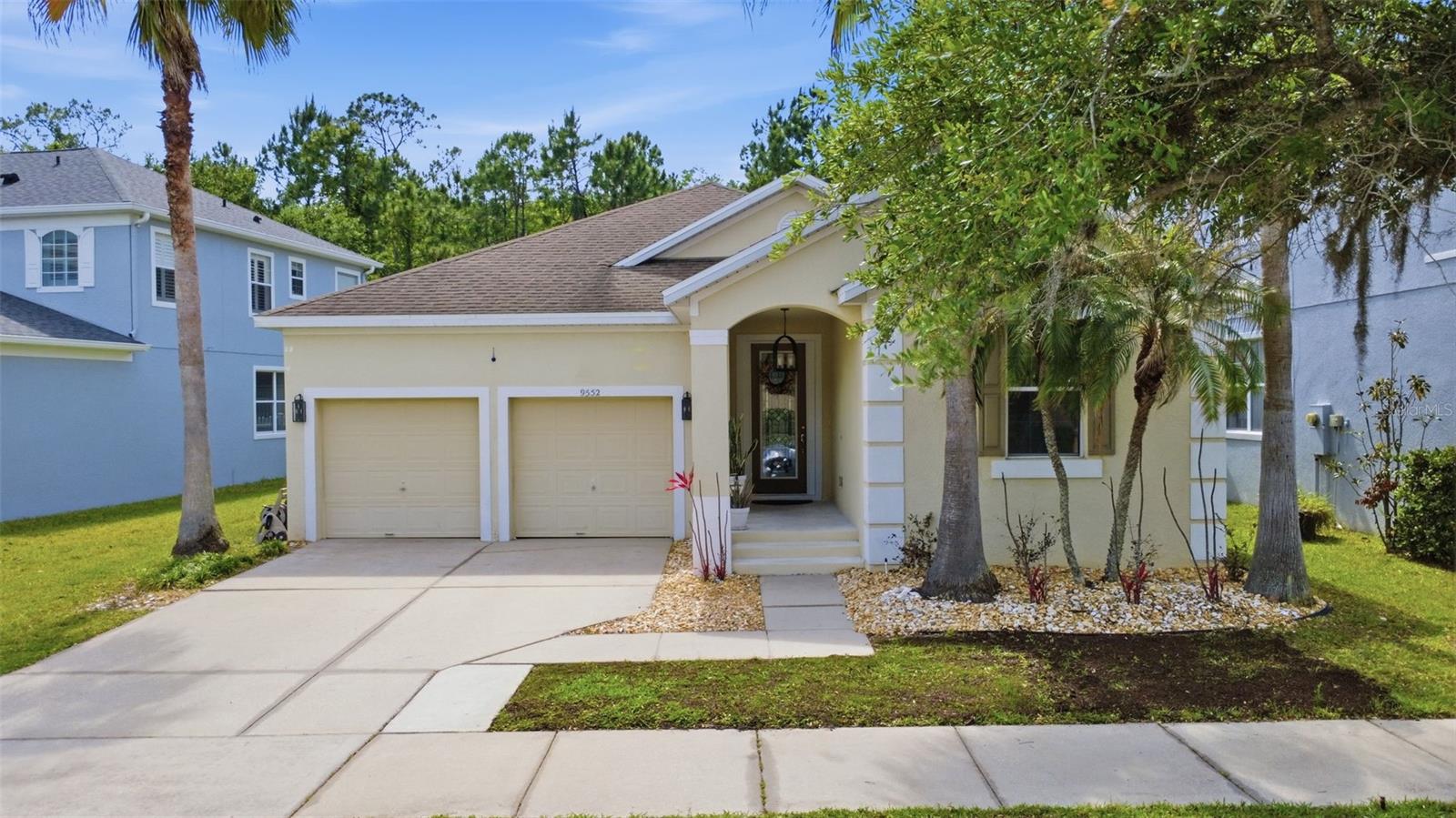 Single Family Residence in ORLANDO, FL - Daniel Dourado