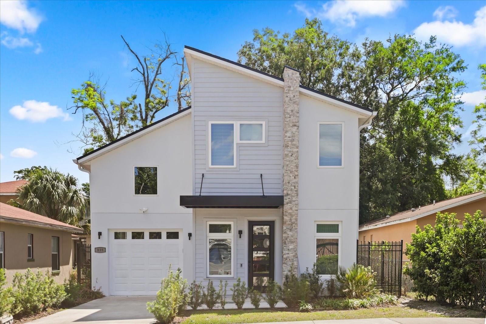 Single Family Residence in ORLANDO, FL - Daniel Dourado