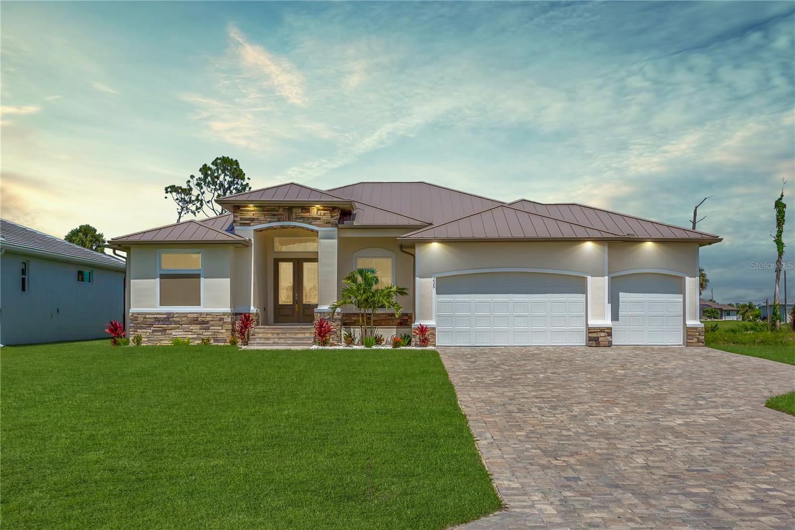 Single Family Residence in ROTONDA WEST, FL - Daniel Dourado