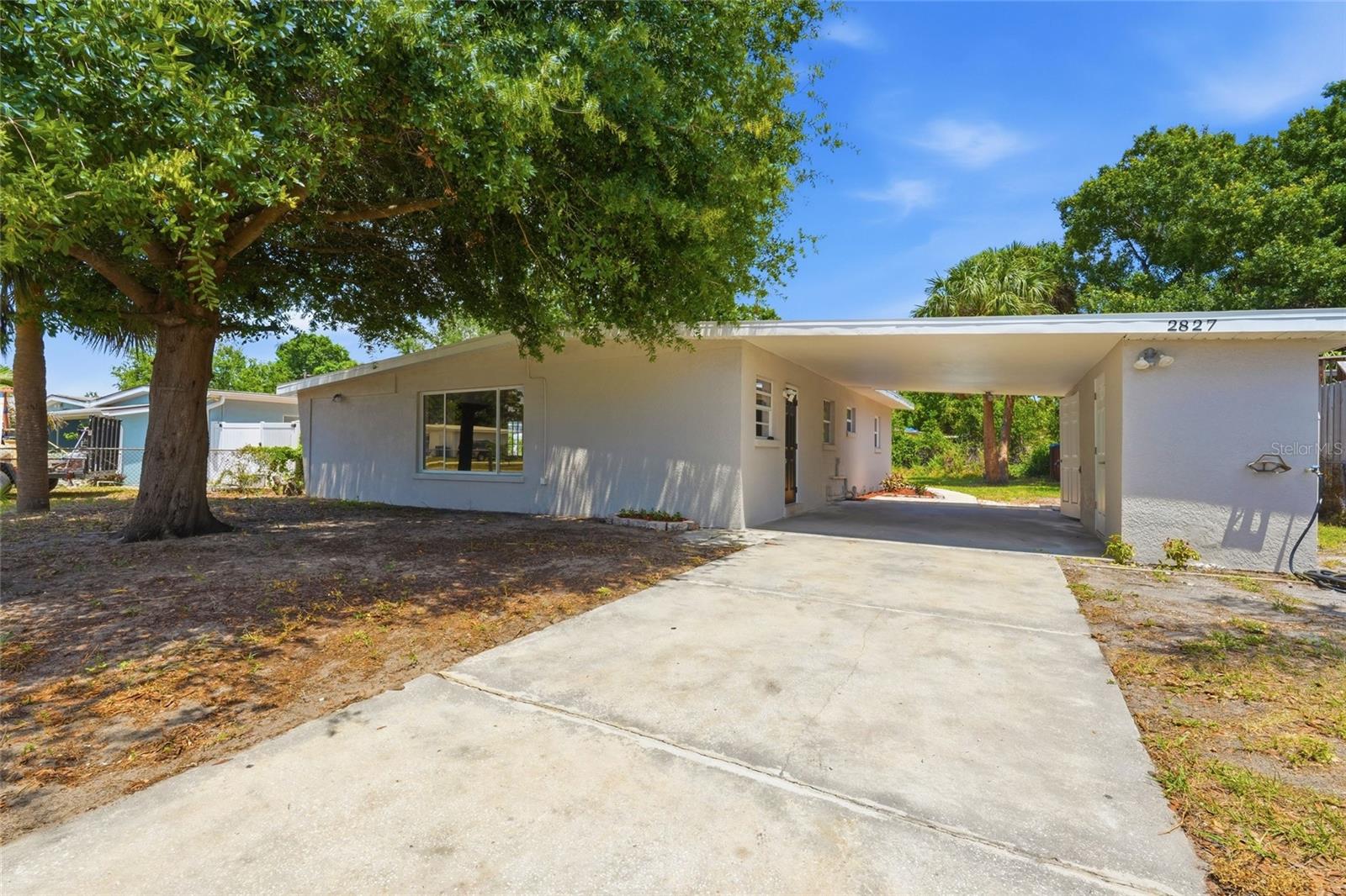 Single Family Residence in BRADENTON, FL - Daniel Dourado