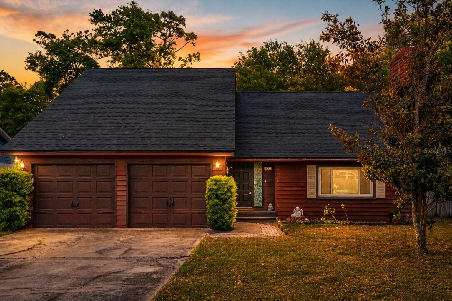 Single Family Residence in ORLANDO, FL - Daniel Dourado