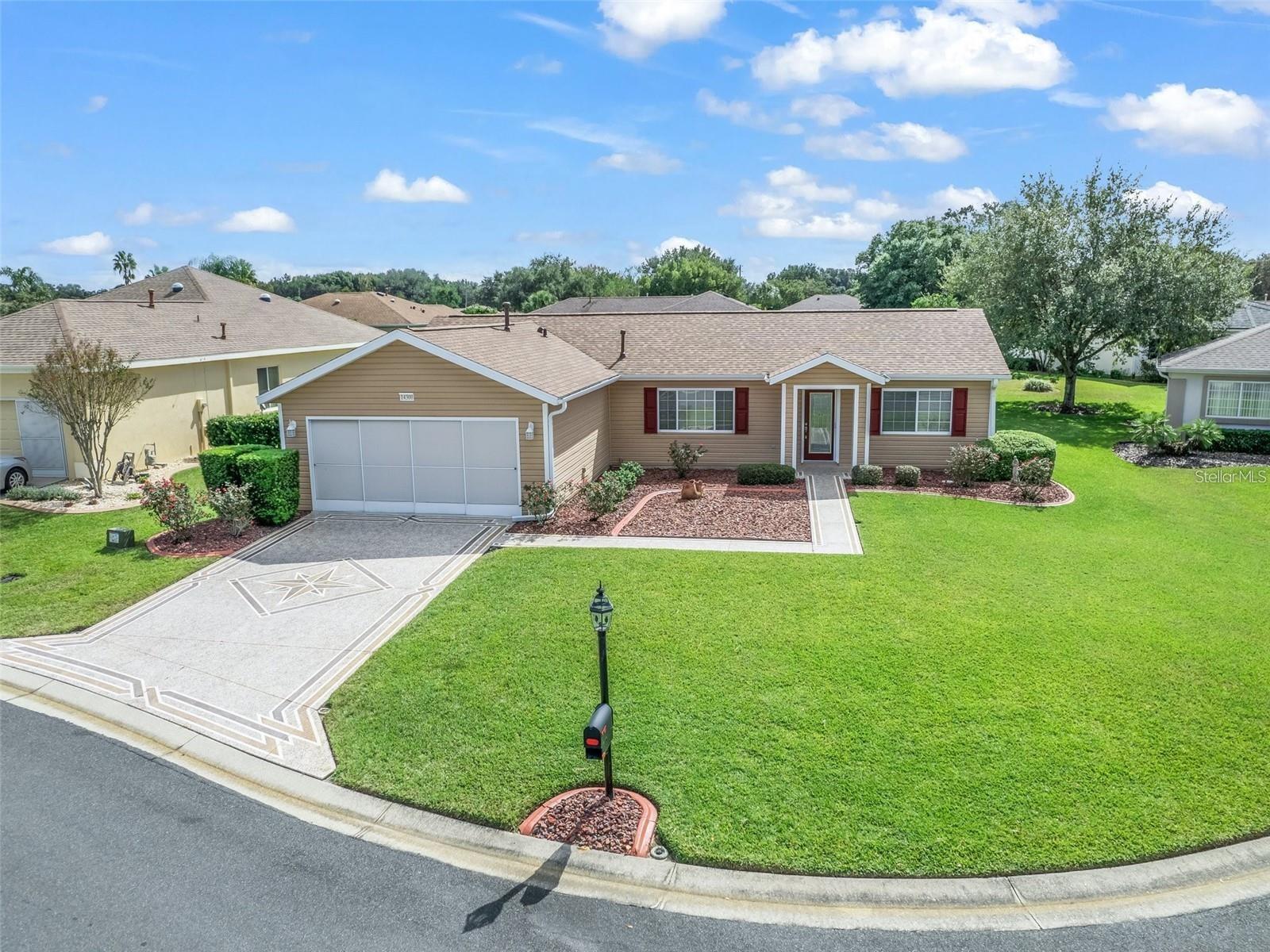 Single Family Residence em SUMMERFIELD, FL - Daniel Dourado