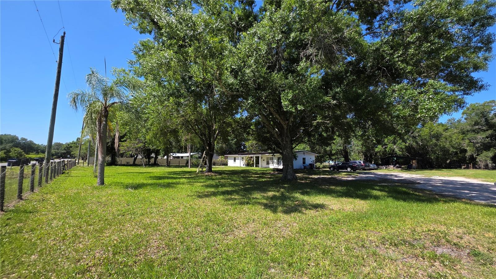 Single Family Residence in BRADENTON, FL - Daniel Dourado