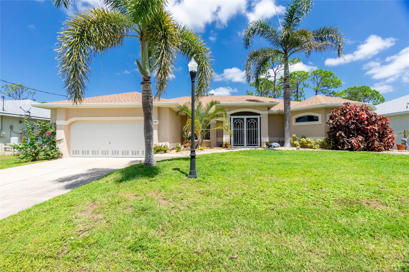 Single Family Residence em PORT CHARLOTTE, FL - Daniel Dourado