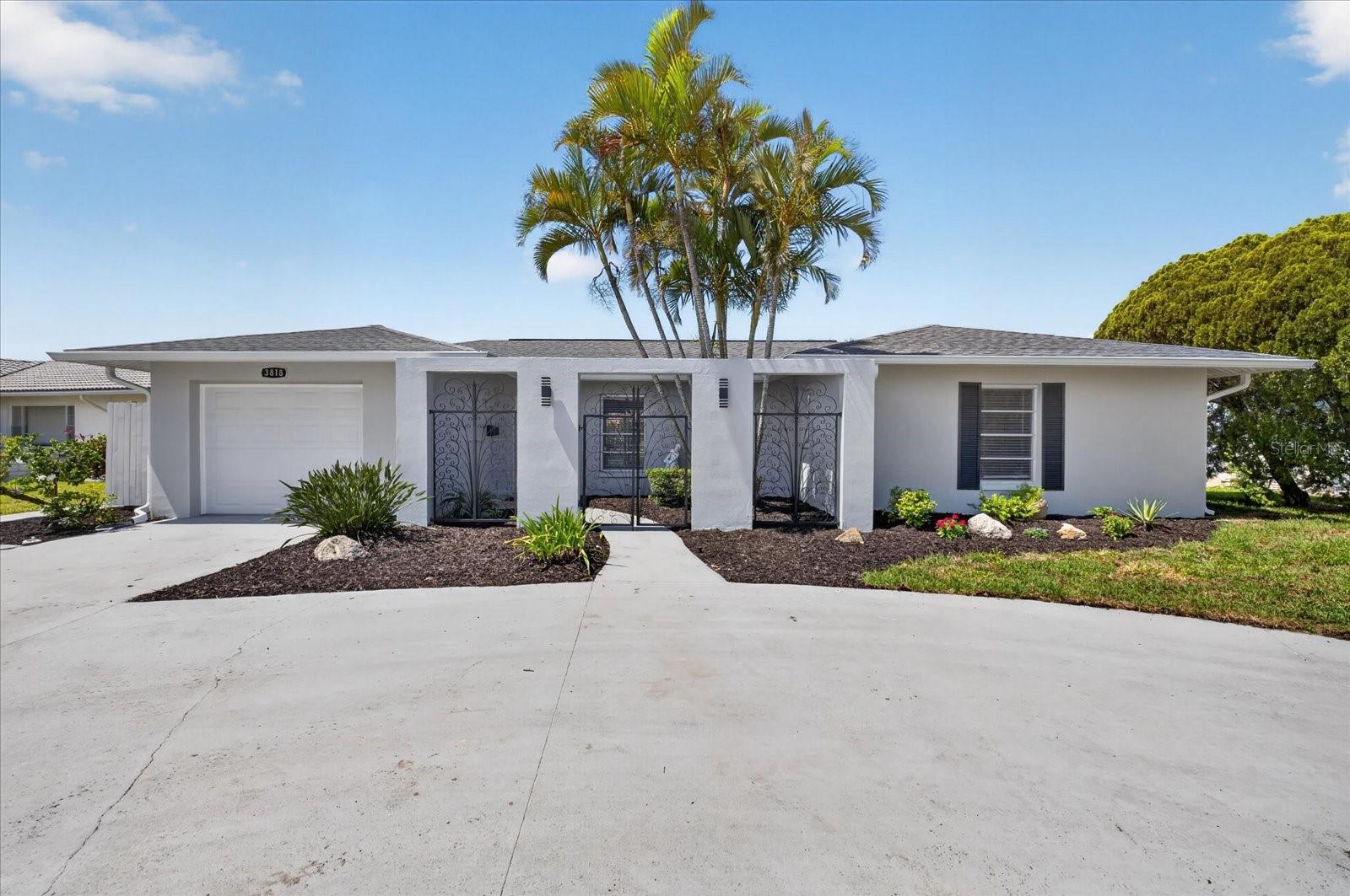 Single Family Residence in NEW PORT RICHEY, FL - Daniel Dourado