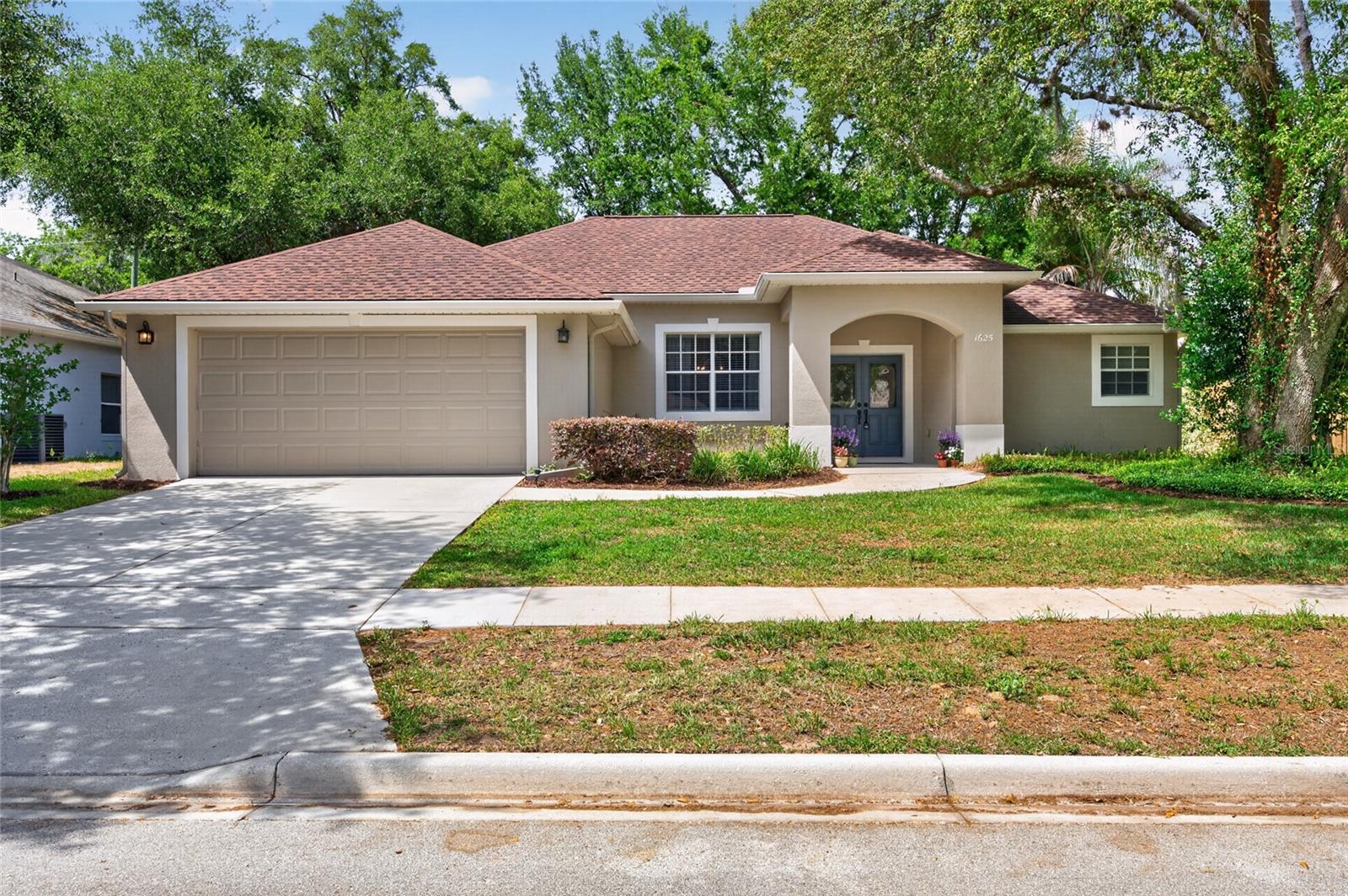 Single Family Residence in APOPKA, FL - Daniel Dourado