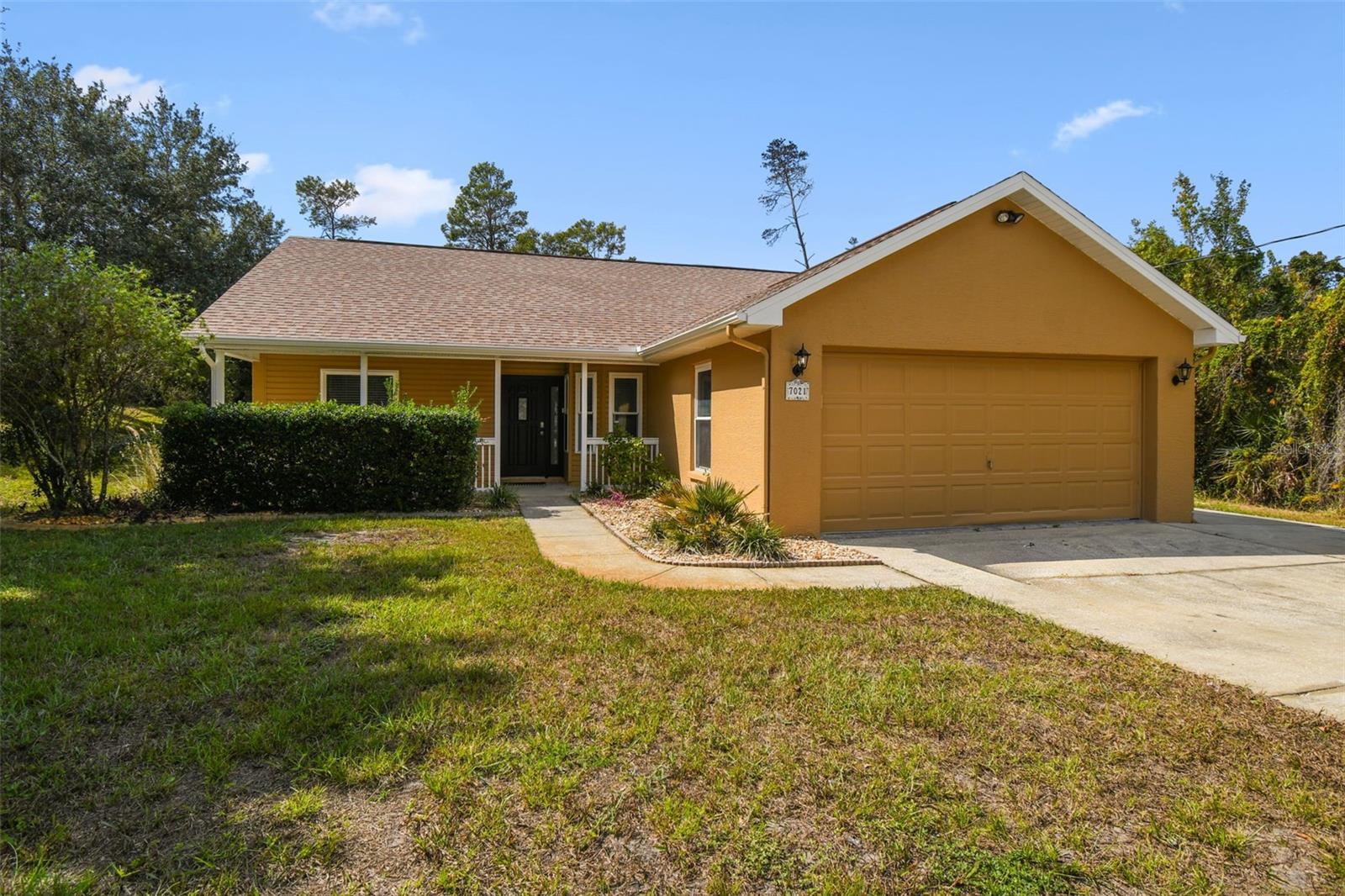 Single Family Residence em WEEKI WACHEE, FL - Daniel Dourado