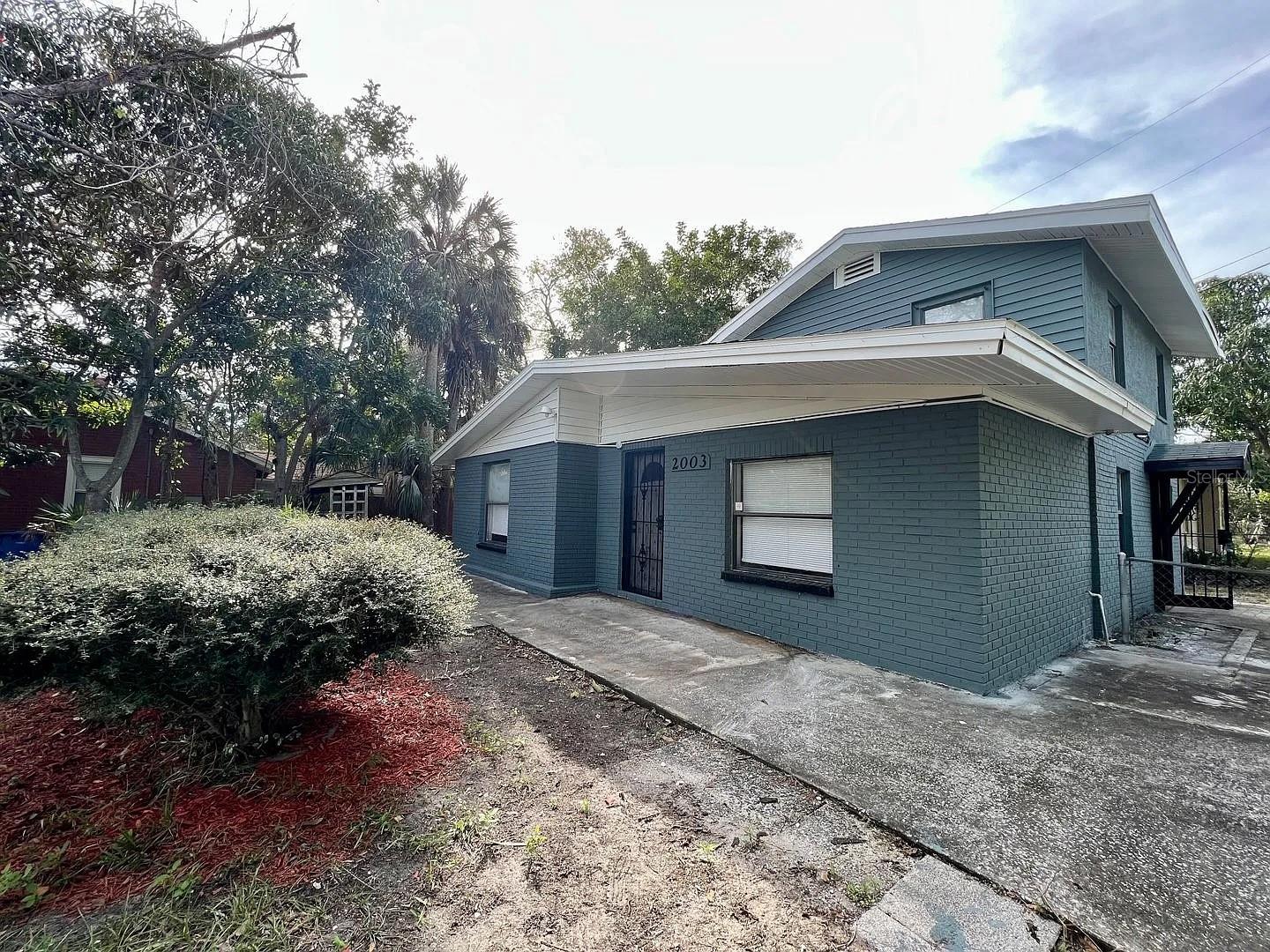 Single Family Residence em ST PETERSBURG, FL - Daniel Dourado