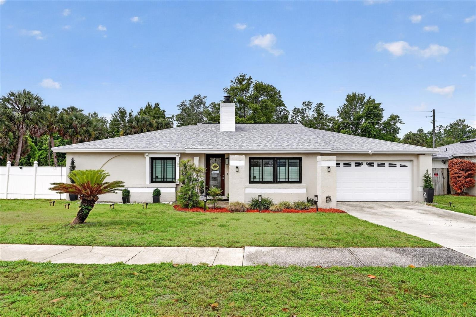 Single Family Residence in LONGWOOD, FL - Daniel Dourado