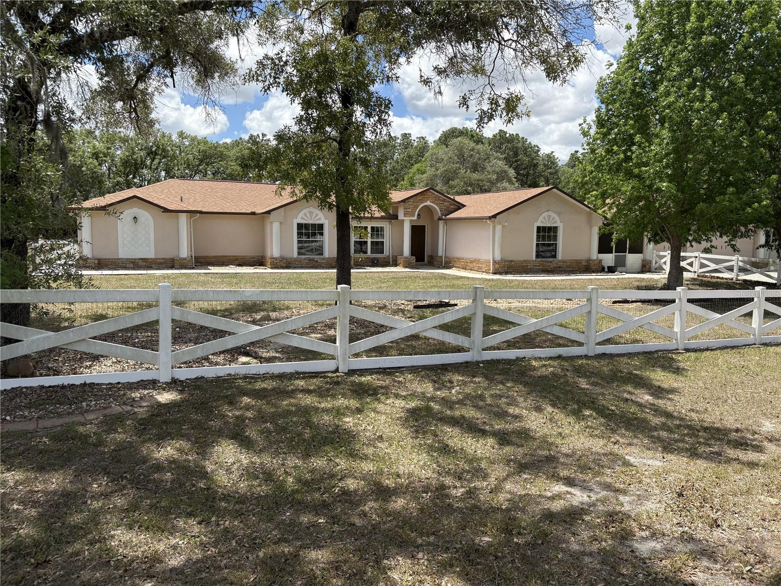 Single Family Residence em BROOKSVILLE, FL - Daniel Dourado
