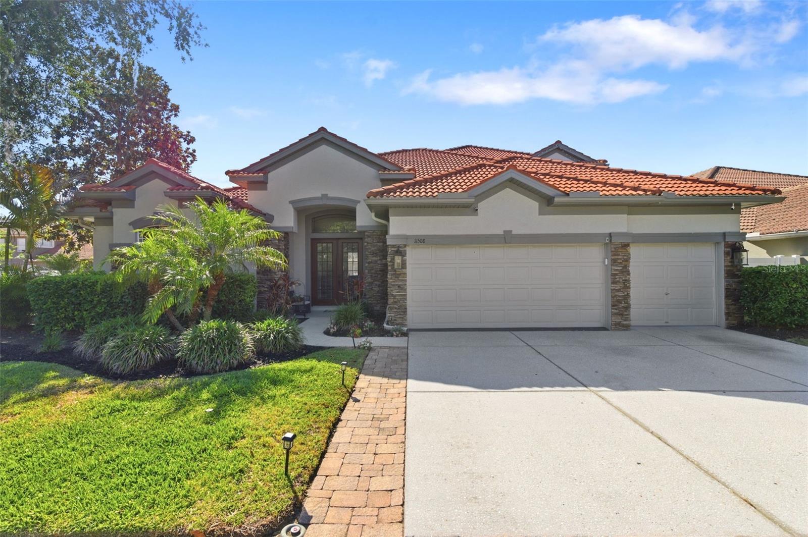 Single Family Residence in NEW PORT RICHEY, FL - Daniel Dourado