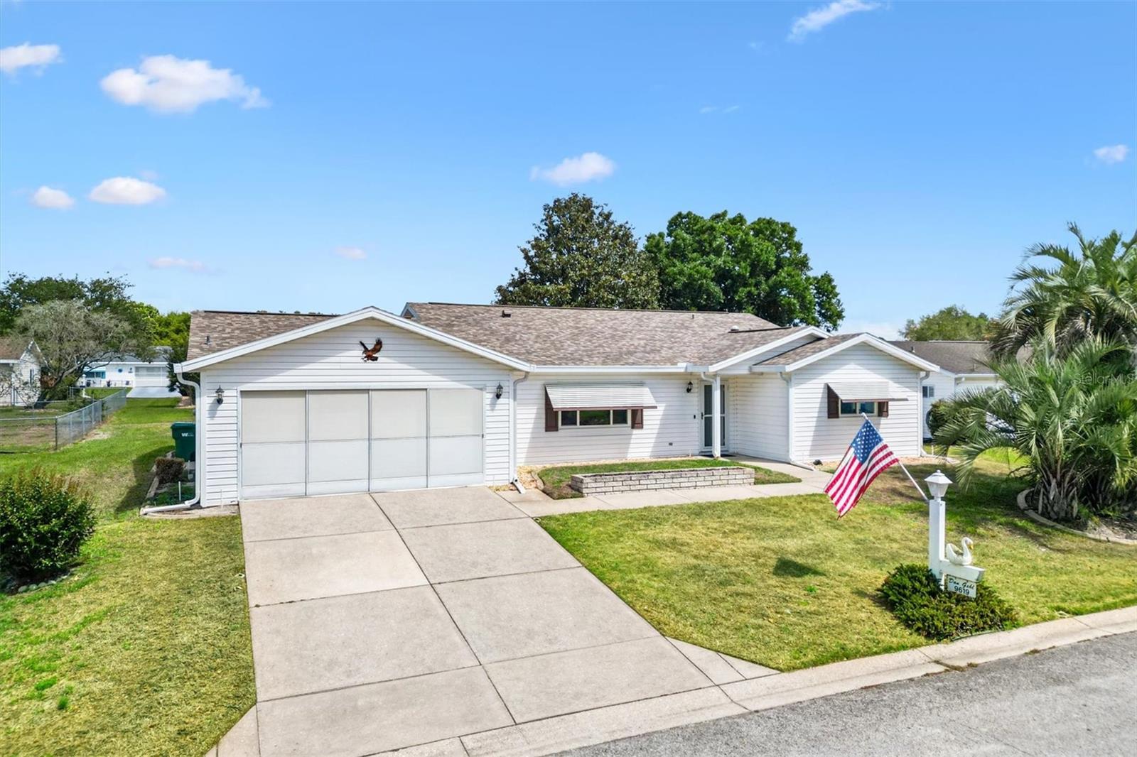 Single Family Residence em SUMMERFIELD, FL - Daniel Dourado