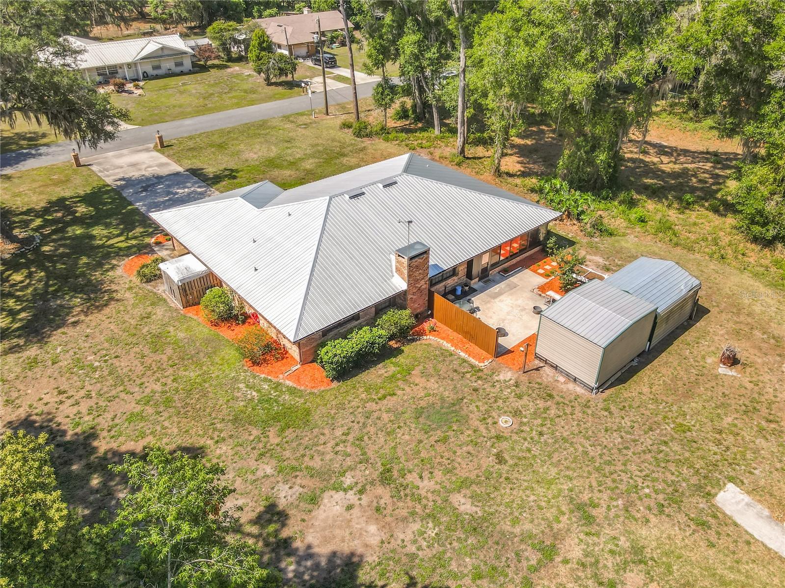Single Family Residence in UMATILLA, FL - Daniel Dourado
