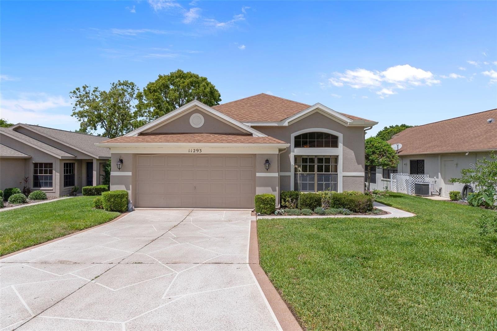 Single Family Residence em SPRING HILL, FL - Daniel Dourado