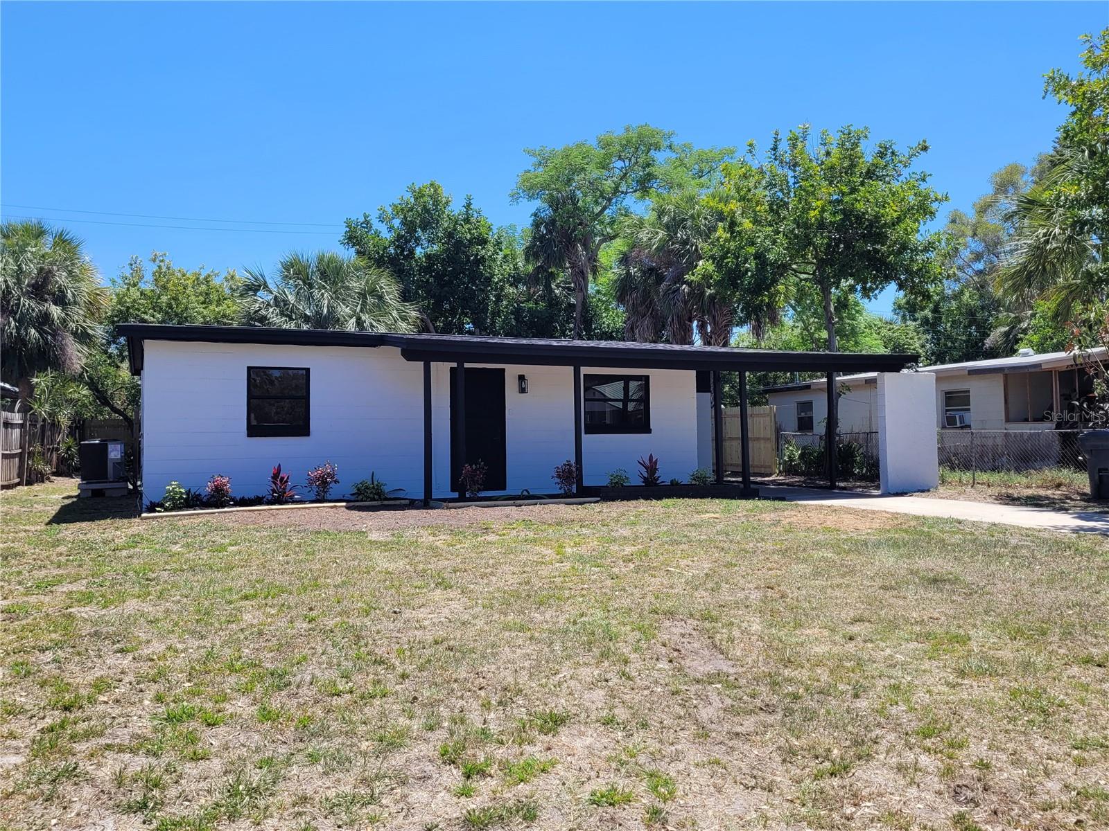 Single Family Residence in APOLLO BEACH, FL - Daniel Dourado