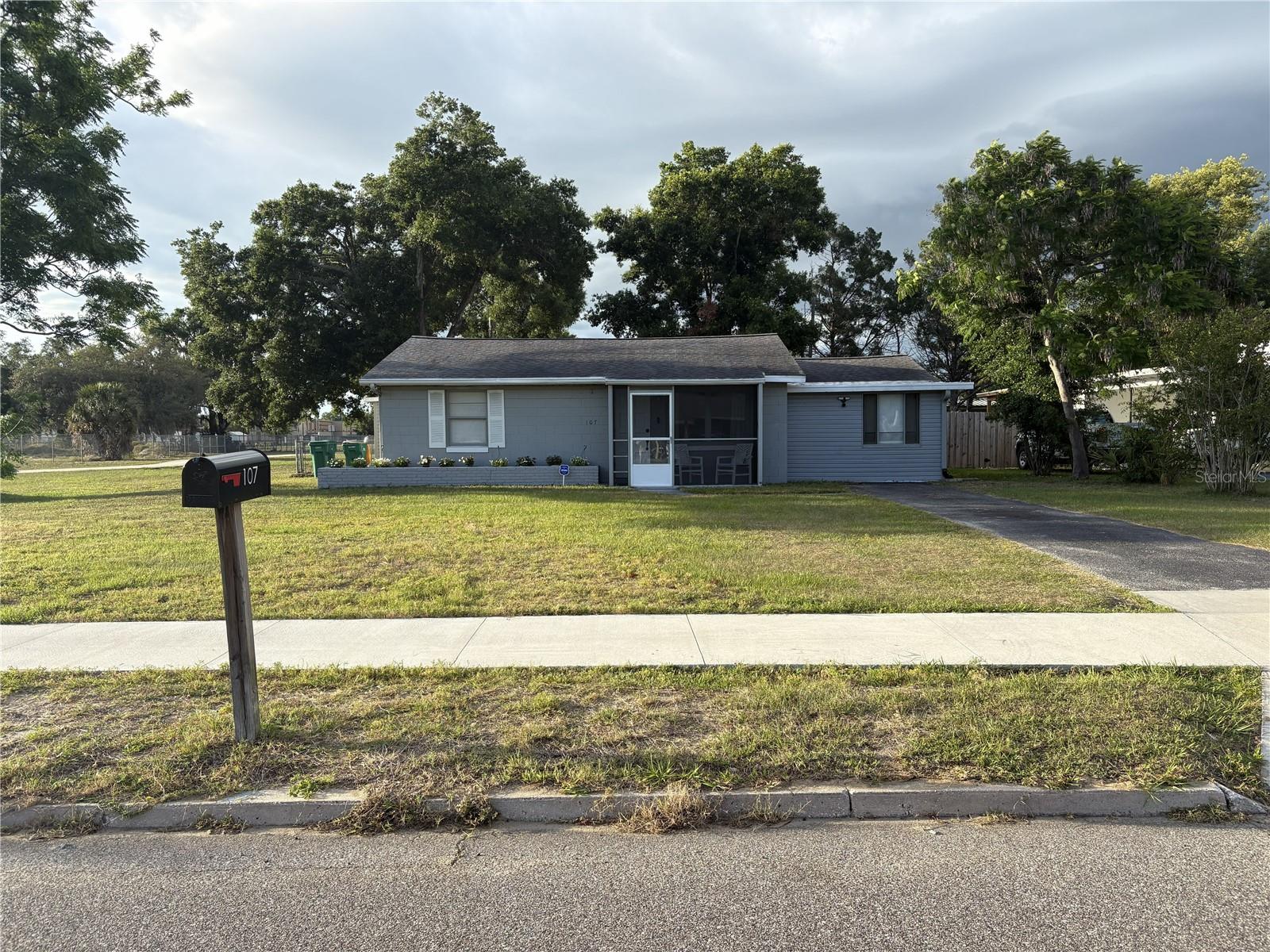Single Family Residence in EUSTIS, FL - Daniel Dourado