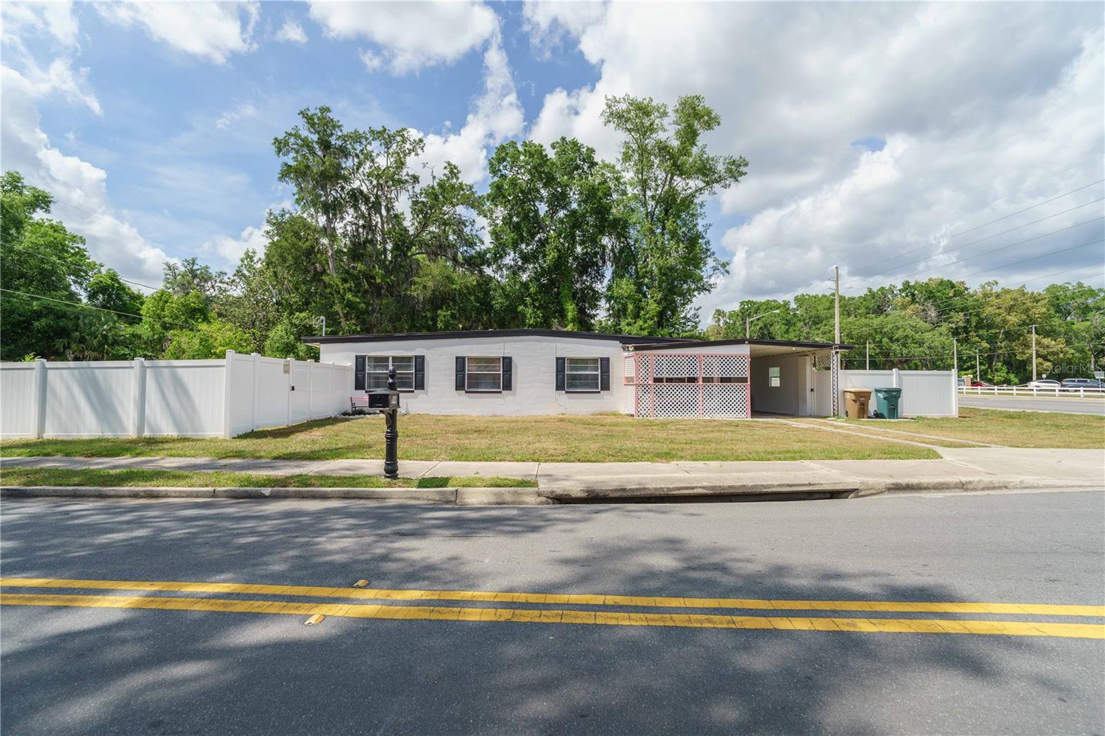 Single Family Residence in OCALA, FL - Daniel Dourado